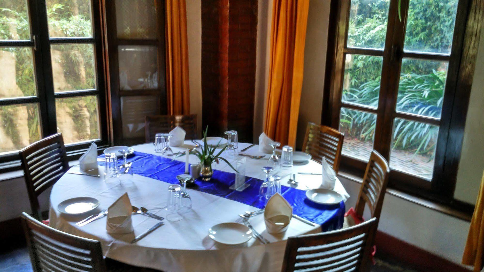 Hotel Vajra Katmandou Extérieur photo